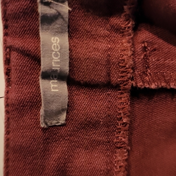 Capris - Picture 3 of 4